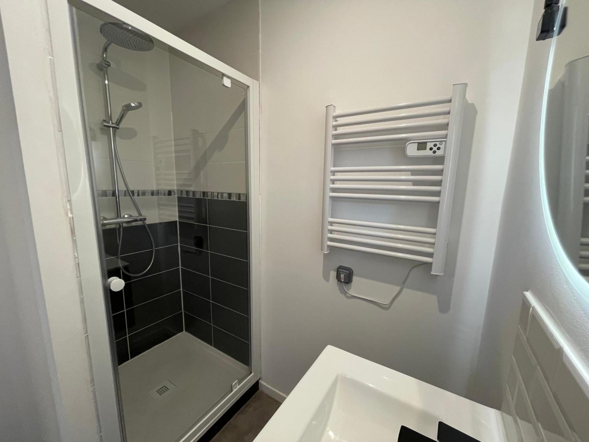 Les 3 Suites - 6 Personnes - 3 Chambres Avec Sdb Privatives لونس المظهر الخارجي الصورة